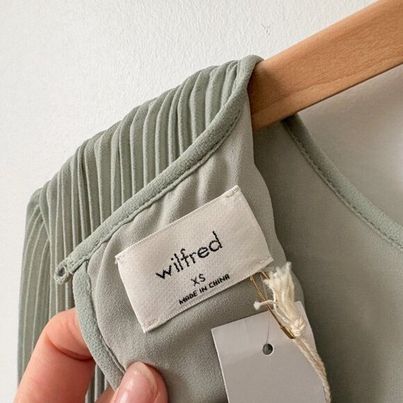 Aritzia Wilfred Daydreamer Midi Dress Pleated Chiffon Light Sage Green Size XS - Picture 5 of 7